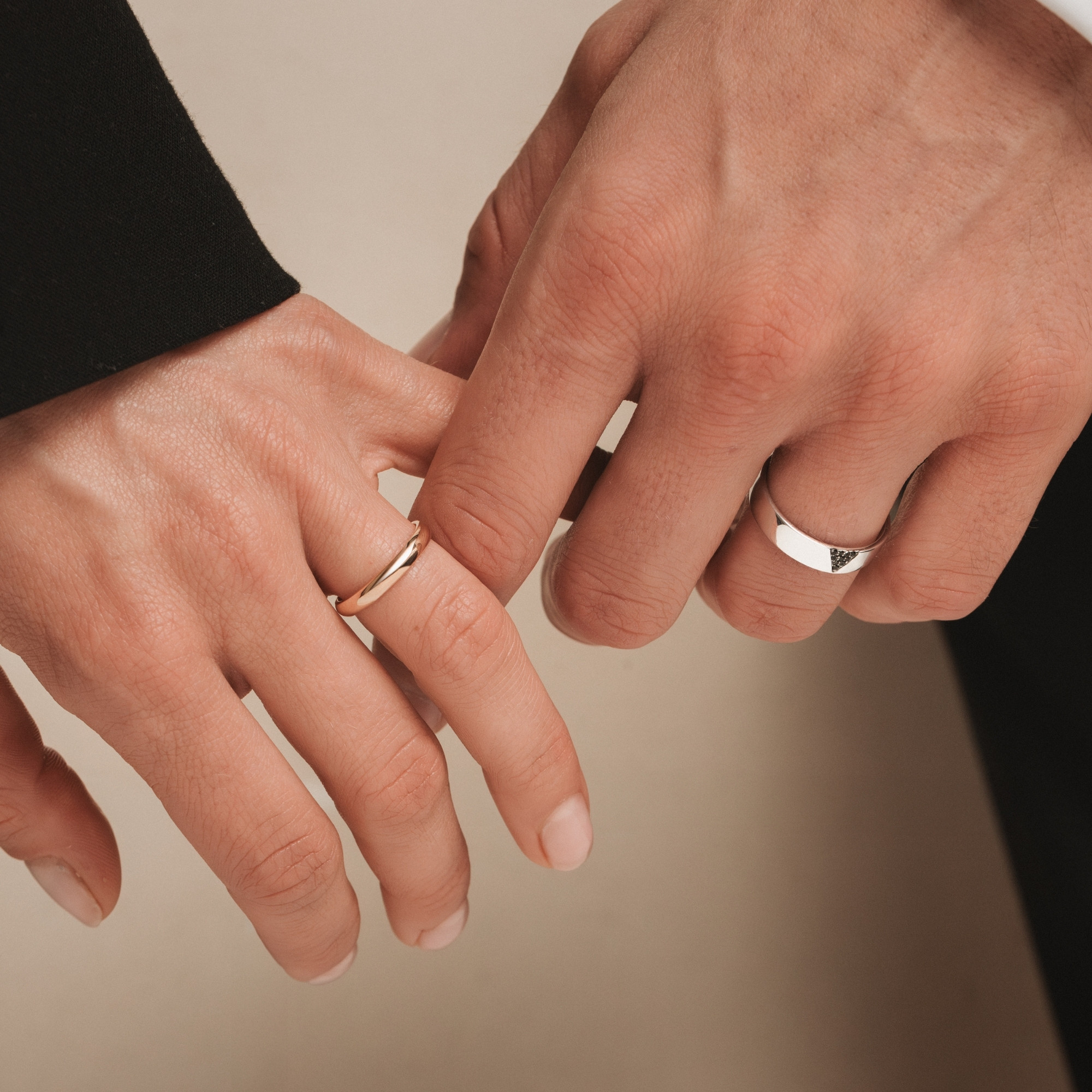 Alliances pour hommes et femmes.