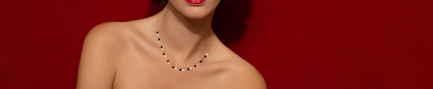 Women’s fine and ornamental stones necklaces