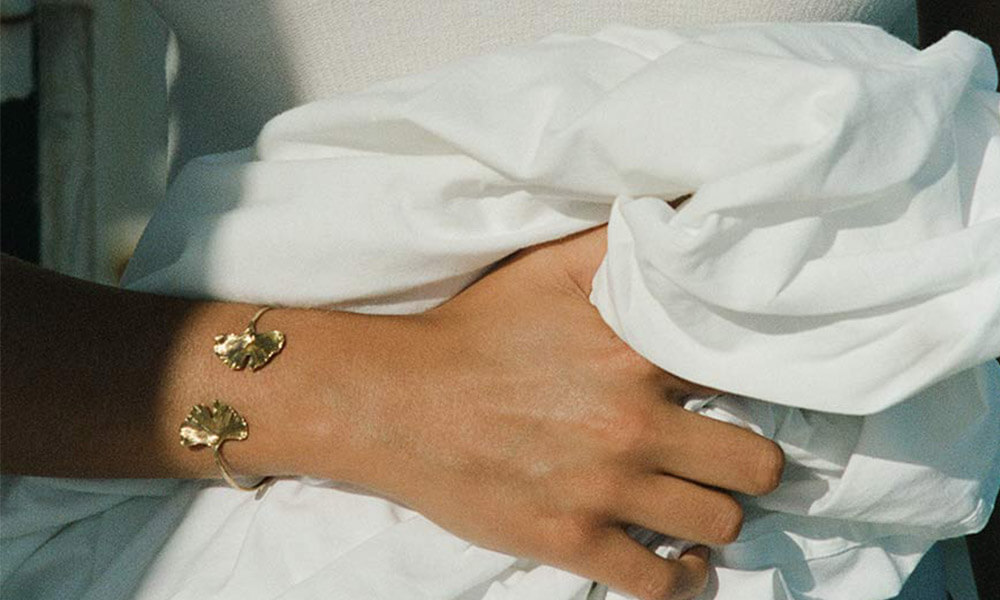 https://www.lepage.fr/fr/16416-bracelet-aurelie-bidermann-ginkgo-or-jaune-ginbr01.html