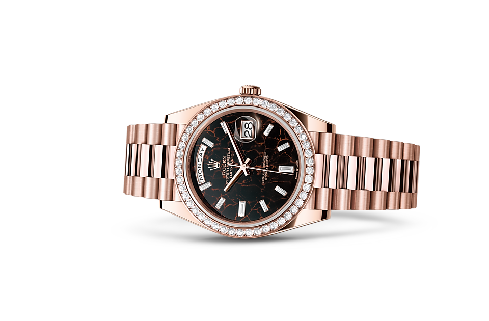 Rolex - DAY-DATE - Oyster, 40 mm, Everose gold and diamonds